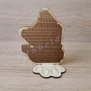 Keresztszemesen hímezhető fa alapú macska - otthon & életmód - dekoráció - dísztárgy - Meska.hu