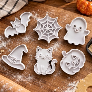 Halloweeni süteménykiszúró - Meska.hu