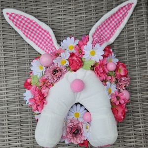 Kockás fülű nyúlnak beszorult a popója kopogtató � - ünnepi díszek, dekorációk - húsvéti díszek és dekorációk - húsvéti ajtódísz, kopogtató - Meska.hu