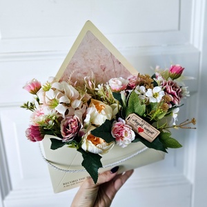 Anyák napi borítéktáska virágbox �� - otthon & életmód - virágdekoráció - virágok - virágbox - Meska.hu