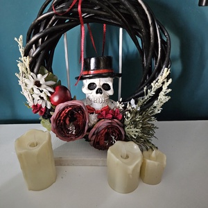 Koponya kalapban fekete, bordó halloweeni kooogtató - otthon & életmód - dekoráció - halloween - halloweeni ajtódíszek és ablakdíszek - Meska.hu