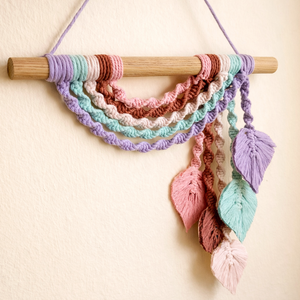 Makramé levélkés falidísz - Pasztell színek - otthon & életmód - dekoráció - fali és függő dekoráció - falra akasztható dekor - Meska.hu