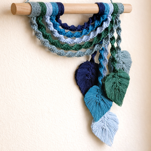 Makramé levélkés falidísz - Erdő és óceán - otthon & életmód - dekoráció - fali és függő dekoráció - falra akasztható dekor - Meska.hu