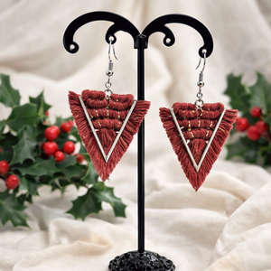 Viviana makramé fülbevaló - vadrózsa aranyszállal - ékszer - fülbevaló - lógó fülbevaló - Meska.hu