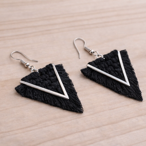 Viviana makramé fülbevaló - fekete - ékszer - fülbevaló - lógó fülbevaló - Meska.hu