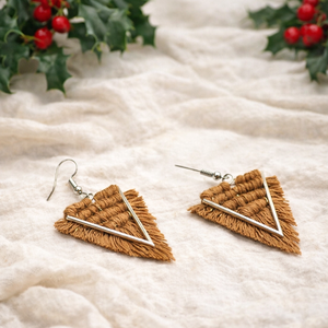 Viviana makramé fülbevaló - karamell aranyszállal - ékszer - fülbevaló - lógó fülbevaló - Meska.hu