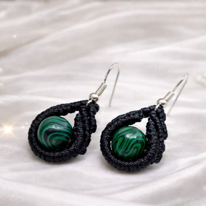 Comet makramé fülbevaló - malachite, Ékszer, Fülbevaló, Lógó fülbevaló, Csomózás, MESKA