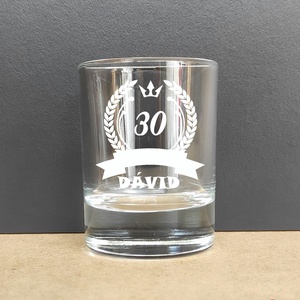 Egyénre szabható, lézergravírozott neves pálinkás pohár születésnapra 45 ml, henger alakú - Meska.hu
