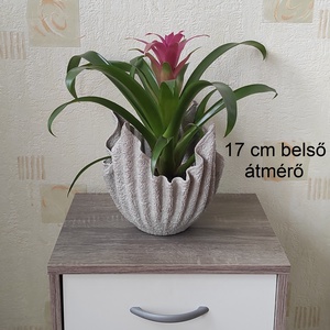 Dekor virágos kaspó, kézzel készült, festetlen. Cement színű, festhető, két méretben., Otthon & Életmód, Dekoráció, Virágdísz és tartó, Cserép & Kaspó, Gipszöntés, Festett tárgyak, MESKA