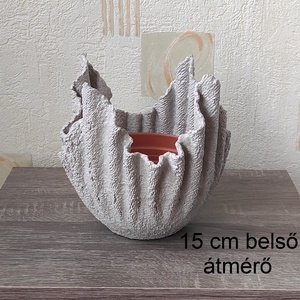 Dekor virágos kaspó, kézzel készült, festetlen. Cement színű, festhető, két méretben. - otthon & életmód - dekoráció - virágdísz és tartó - cserép & kaspó - Meska.hu