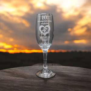 Évfordulós pezsgős pohár egyedi elképzelés szerint is, 185 ml , Otthon & Életmód, Konyhafelszerelés, tálalás, Tálalás, Pohár, Gravírozás, pirográfia, MESKA