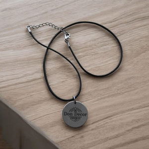 Lézergravírozott rozsdamentes acél medál szilikon szíjjal. Egyénire szabható., Táska & Tok, Kulcstartó & Táskadísz, Kulcstartó, Gravírozás, pirográfia, MESKA