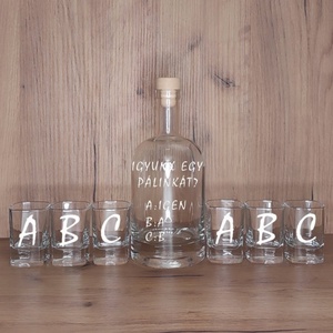 Gravírozott pálinkás szett 7 darabos, 0,5 l palack + 6 db 55 ml pohár, Otthon & Életmód, Konyhafelszerelés, tálalás, Tálalás, Pálinkás poharak, szettek, Gravírozás, pirográfia, MESKA
