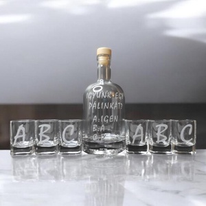 Gravírozott pálinkás szett 7 darabos, 0,5 l palack + 6 db 55 ml pohár - Meska.hu
