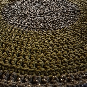 LUXURY SHINE Dubai Chocolate horgolt tányéralátét - otthon & életmód - konyhafelszerelés, tálalás - tálalás - tányér- és poháralátét - Meska.hu