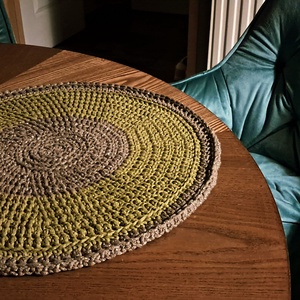 LUXURY SHINE Dubai Chocolate horgolt tányéralátét - Meska.hu