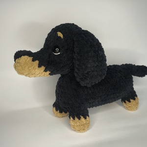 Horgolt tacsi pulóverben - játék & sport - plüssállat & játékfigura - más figura - Meska.hu