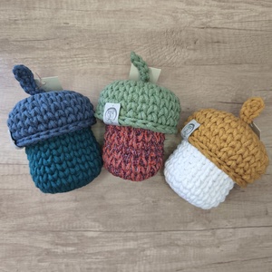 Horgolt makk tároló - kellékek & szerszámok - dekorációs kellékek - termések, terméscsomagok - Meska.hu