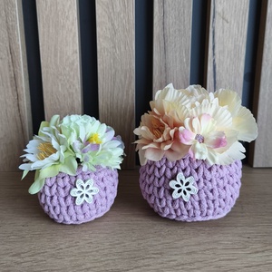 Horgolt kaspó virággal - otthon & életmód - dekoráció - asztal és polc dekoráció - asztaldísz - Meska.hu