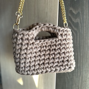 Barna láncos táska - táska & tok - kézitáska & válltáska - kézitáska - Meska.hu