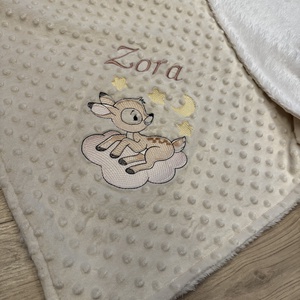 Őzike mintájú Minky-sherpa anyagú babatakaró- névre szóló  - Meska.hu