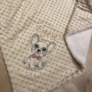 Francia bulldog-lány mintájú ,hímzett, névre szóló babatakaró, Játék & Sport, Babalátogató ajándékcsomag, Hímzés, Varrás, MESKA