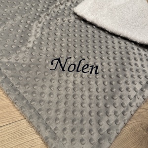 Hímzett névre szóló babatakaró  - baba - mama - baba ágynemű - babatakaró, gyerek pléd - Meska.hu