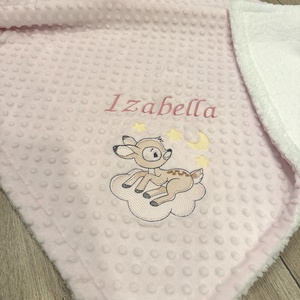 Hímzett babatakaró - névre szóló ,őzike, Baba - mama, Baba ágynemű, Babatakaró, gyerek pléd, Hímzés, Varrás, MESKA