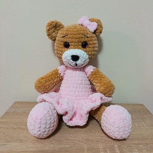 Horgolt maci lány - játék & sport - plüssállat & játékfigura - maci - Meska.hu