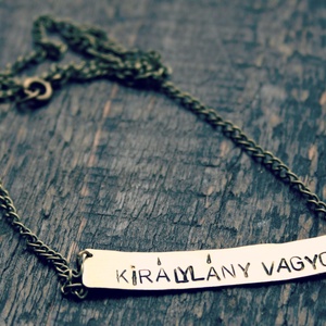 Királylány vagyok- táblácskás nyaklánc - Meska.hu