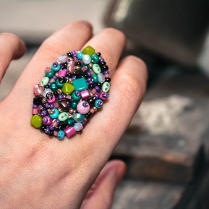 Nagyon színes, különleges, állítható méretű gyűrű! - Meska.hu