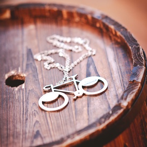 BICIKLIS sörnyitó fesztivál nyaklánc, BRINGÁS ÉKSZER, BICIKLISEKNEK -  - Meska.hu