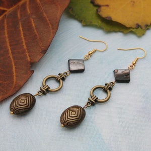 Kagyló alatt rejtőző poloska fülbevaló, Ékszer, Fülbevaló, Lógó fülbevaló, , MESKA