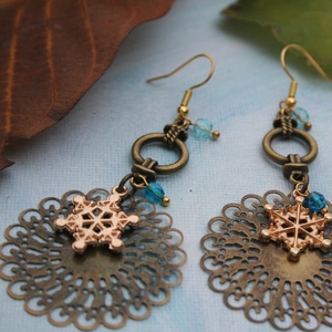 Hópelyhes lógós fülbevaló - ékszer - fülbevaló - lógó fülbevaló - Meska.hu