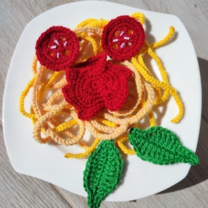 Horgolt spagetti tszta tel - otthon & életmód - dekoráció - asztal és polc dekoráció - horgolt & csipketerítő - Meska.hu