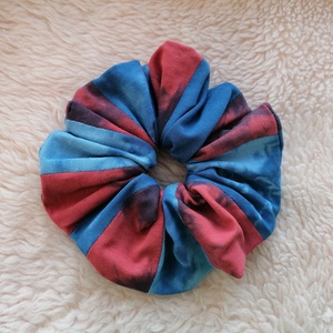 Batikolt patchwork scrunchie - textil hajgumi, Ruha & Divat, Hajdísz & Hajcsat, Hajgumi, Varrás, Újrahasznosított alapanyagból készült termékek, MESKA