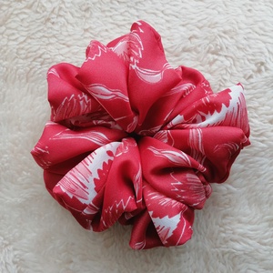 Virágmintás XL scrunchie - textil hajgumi - ruha & divat - hajdísz & hajcsat - hajgumi - Meska.hu