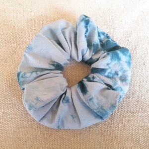 Batikolt scrunchie - textil hajgumi - ruha & divat - hajdísz & hajcsat - hajgumi - Meska.hu