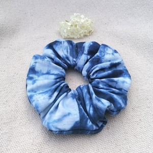Batikolt scrunchie - textil hajgumi - ruha & divat - hajdísz & hajcsat - hajgumi - Meska.hu