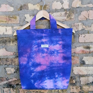 Kék-lila batikolt mintás textil kézitáska , Táska & Tok, Bevásárlás & Shopper táska, Shopper, textiltáska, szatyor, Varrás, Festészet, MESKA