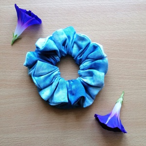 Batikolt scrunchie - textil hajgumi, Ruha & Divat, Hajdísz & Hajcsat, Hajgumi, Varrás, Újrahasznosított alapanyagból készült termékek, MESKA