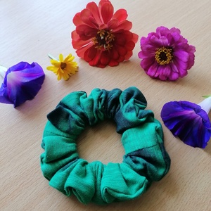 Batikolt scrunchie - textil hajgumi, Ruha & Divat, Hajdísz & Hajcsat, Hajgumi, Varrás, Újrahasznosított alapanyagból készült termékek, MESKA