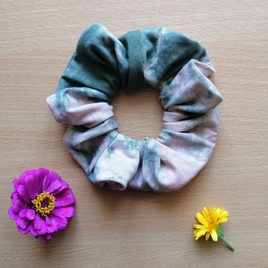 Batikolt scrunchie - textil hajgumi, Ruha & Divat, Hajdísz & Hajcsat, Hajgumi, Varrás, Újrahasznosított alapanyagból készült termékek, MESKA