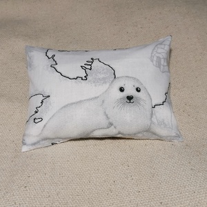 Fóka mintás meggymag párna - Meska.hu