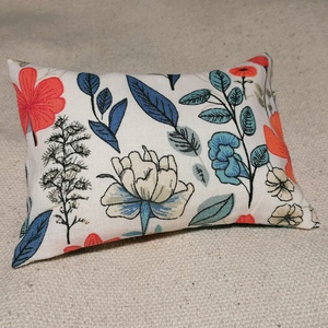 Virágmintás meggymag párna - Meska.hu