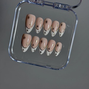 Kézzel készített, egyedi press-on körömök (francia-arany díszítéssel) - Meska.hu