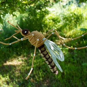 Horgolt gyötrőszúnyog (Aedes vexans) - játék & sport - plüssállat & játékfigura - más figura - Meska.hu