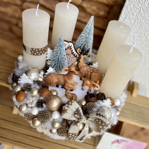 Adventi asztaldísz szőrmés alapra-őzike család - karácsony - adventi díszek - adventi asztaldísz - Meska.hu
