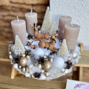 Adventi asztaldísz szőrmés alapra-őzike család - Meska.hu