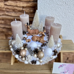 Adventi asztaldísz szőrmés alapra-őzike család - karácsony - adventi díszek - adventi asztaldísz - Meska.hu
